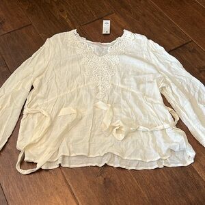 Francesca’s tie back blouse